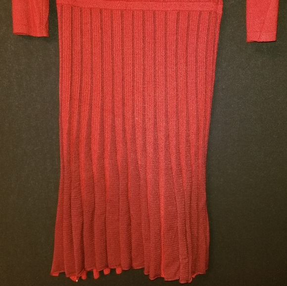 Red Dress - Picture 3 of 3